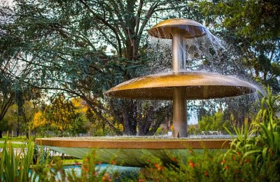 Fountain at Fawkner Memorial Park